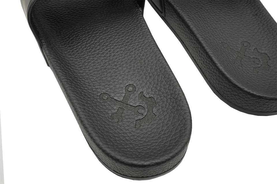 Badeschlappen Farbe Schwarz benziletten mit benzim Logo