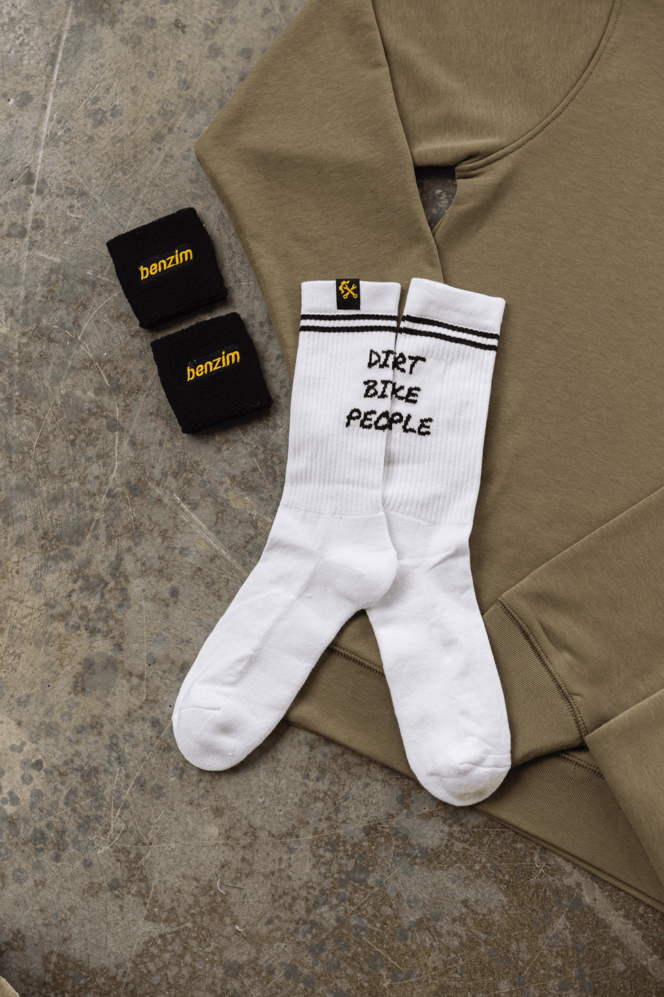 Socken Farbe weiß benzim Equipped und benzim sweatband